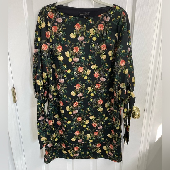 EUC Banana Repubic FLORAL TIE-SLEEVE SHIFT DRESS Lemons & Roses Sz 8 - Picture 7 of 9